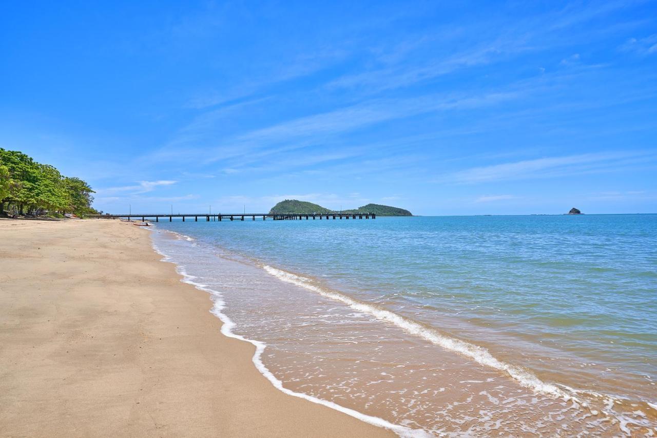 Alassio Beachfront Apartments Палм Коув Екстериор снимка