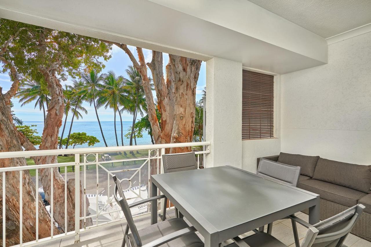 Alassio Beachfront Apartments Палм Коув Екстериор снимка