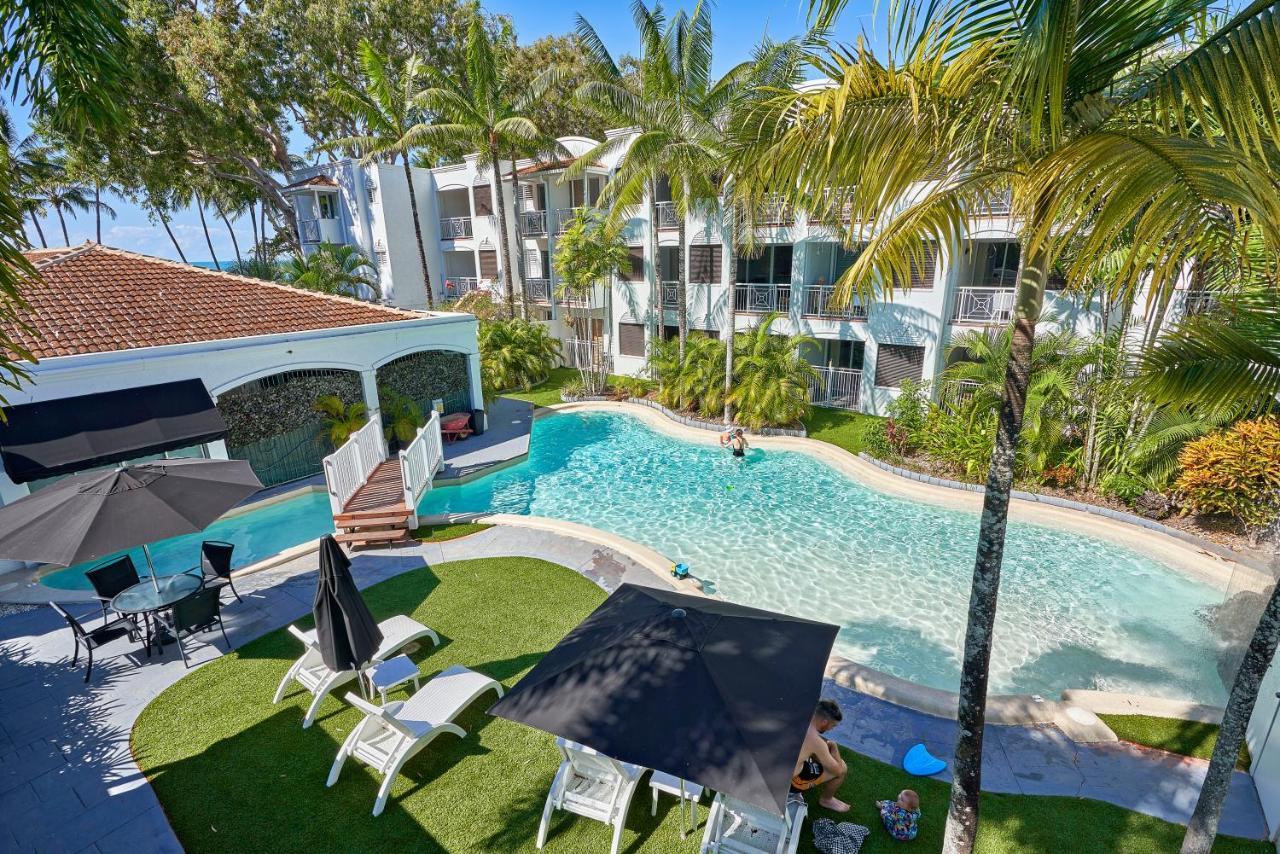 Alassio Beachfront Apartments Палм Коув Екстериор снимка