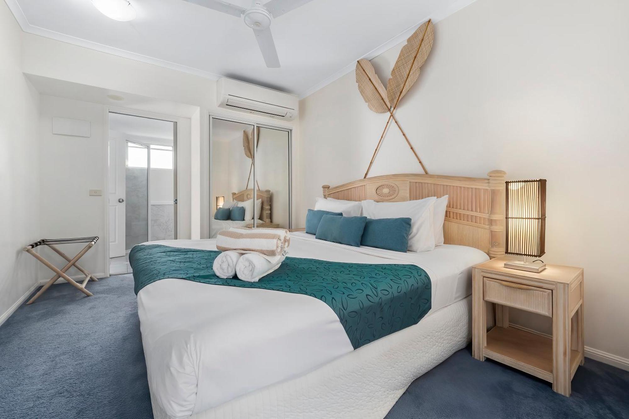 Alassio Beachfront Apartments Палм Коув Екстериор снимка