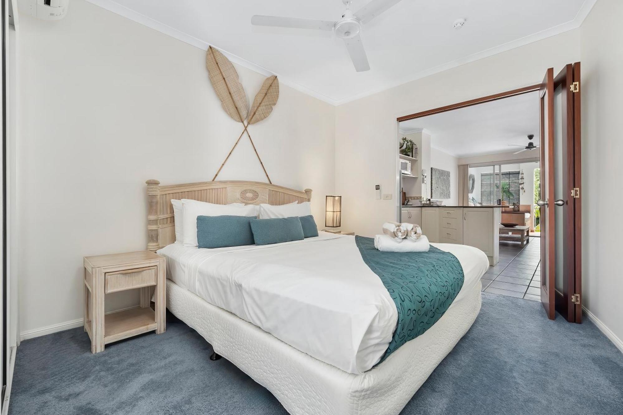 Alassio Beachfront Apartments Палм Коув Стая снимка