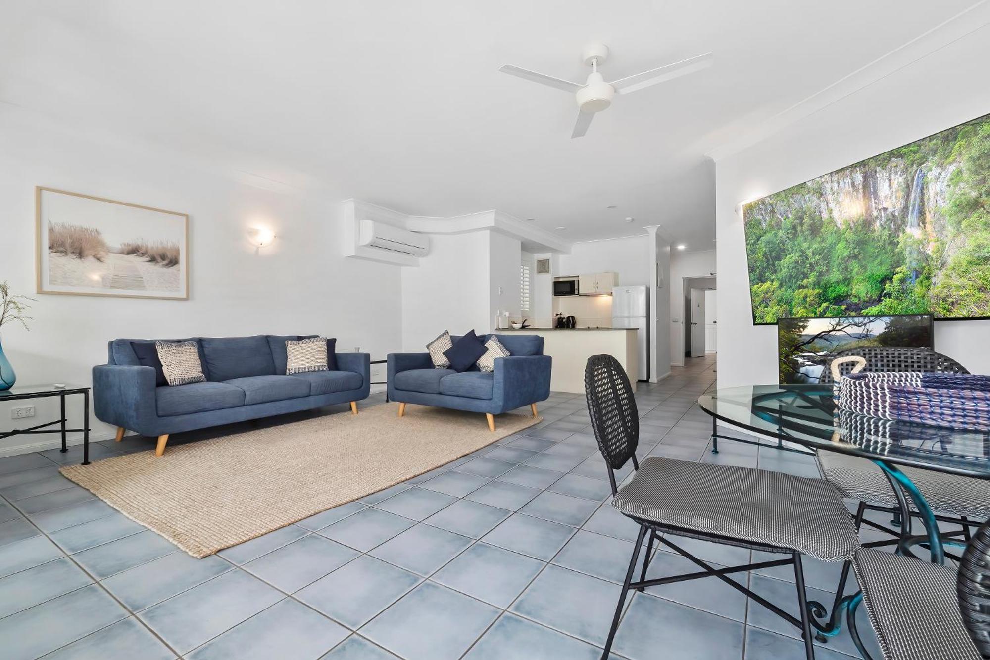 Alassio Beachfront Apartments Палм Коув Стая снимка