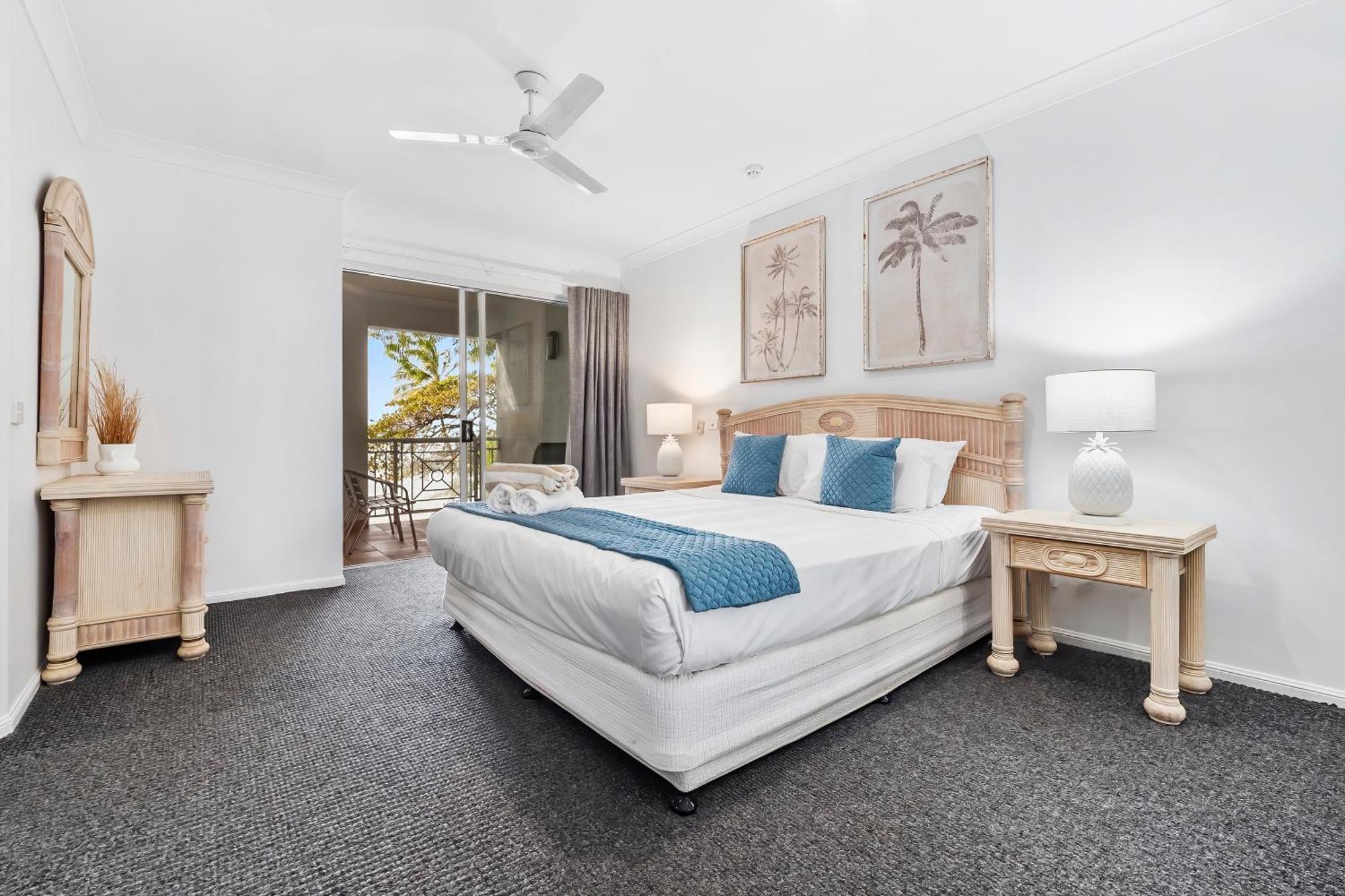Alassio Beachfront Apartments Палм Коув Стая снимка