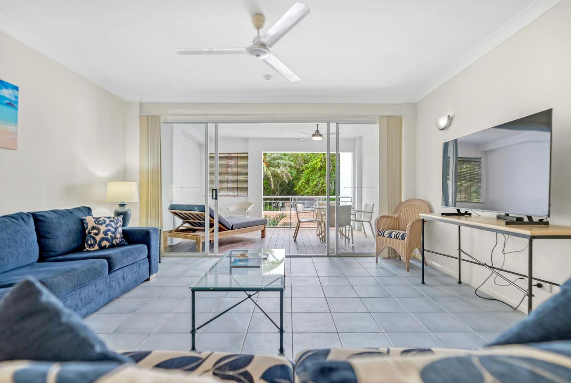 Alassio Beachfront Apartments Палм Коув Стая снимка