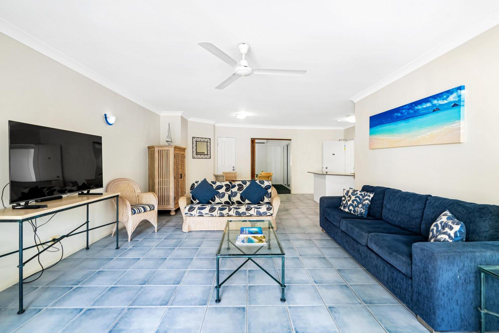 Alassio Beachfront Apartments Палм Коув Стая снимка