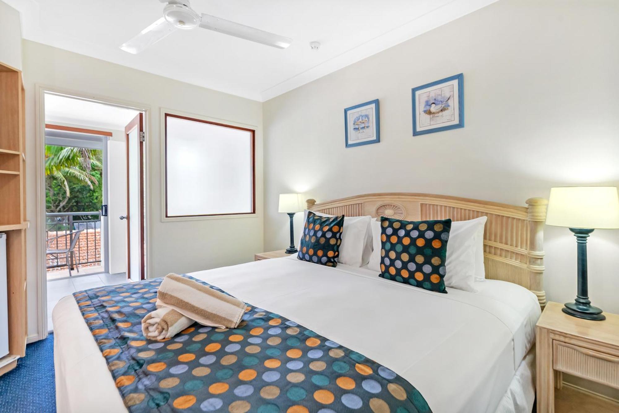 Alassio Beachfront Apartments Палм Коув Стая снимка